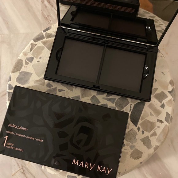 Mary Kay Rose Perfect Palette - Picture 5 of 6